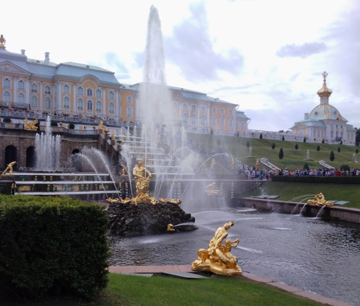 individualnaya ekskursiya Petrodvoretc fontany 2023